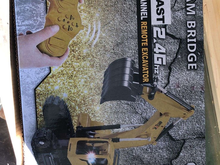 remote-control-toy-excavator-image-2