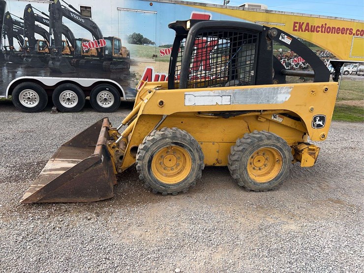 john-deere-317-image-2