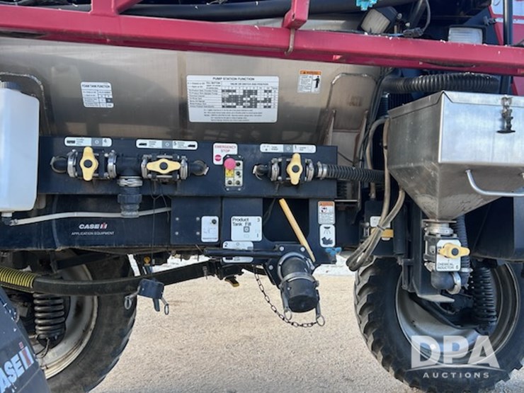 case-ih-patriot-3330-image-17