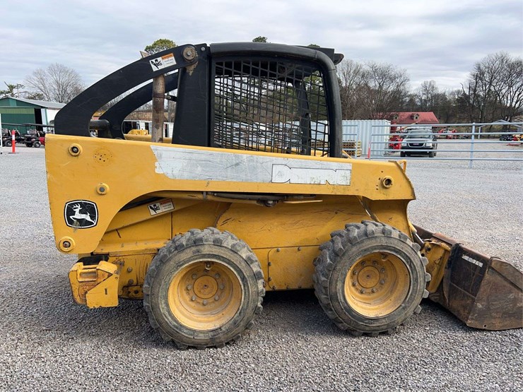 john-deere-317-image-16