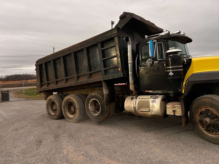 1995-mack-rd688s-image-11