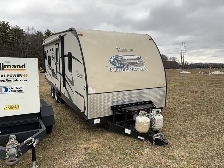 2015-coachman-freedom-express-camper-vn:5zt2fesbxfa014928,-image-2