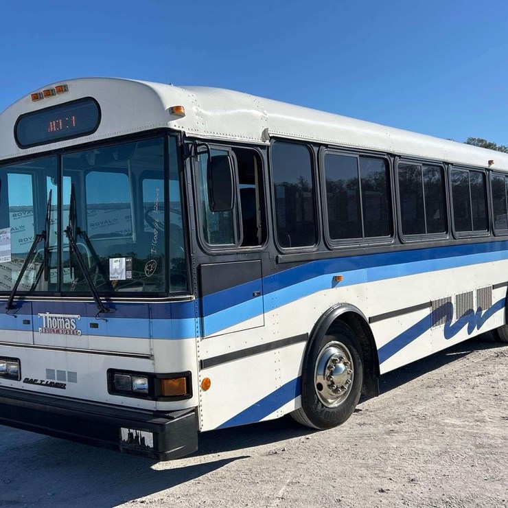 2000 THOMAS SAF-T-LINER