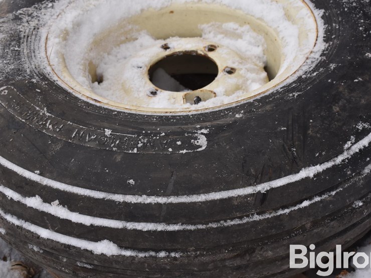 misc-tires-on-pallet-image-8