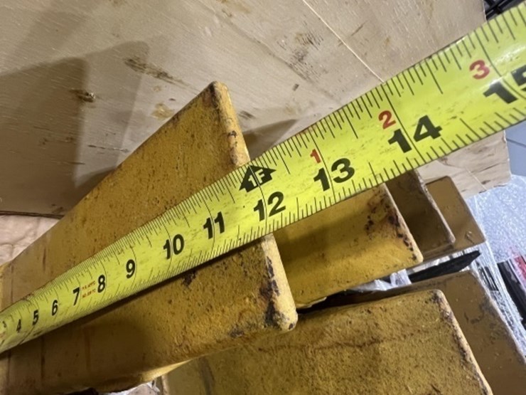 caterpillar-12-image-6