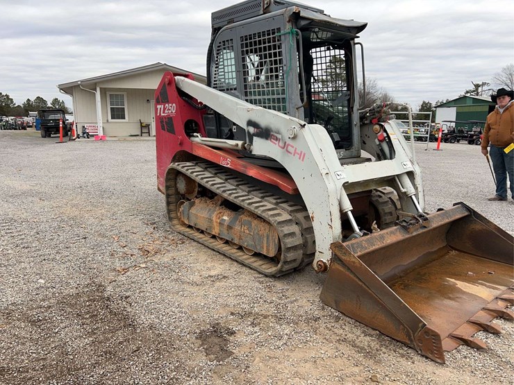 takeuchi-tl250-image-10