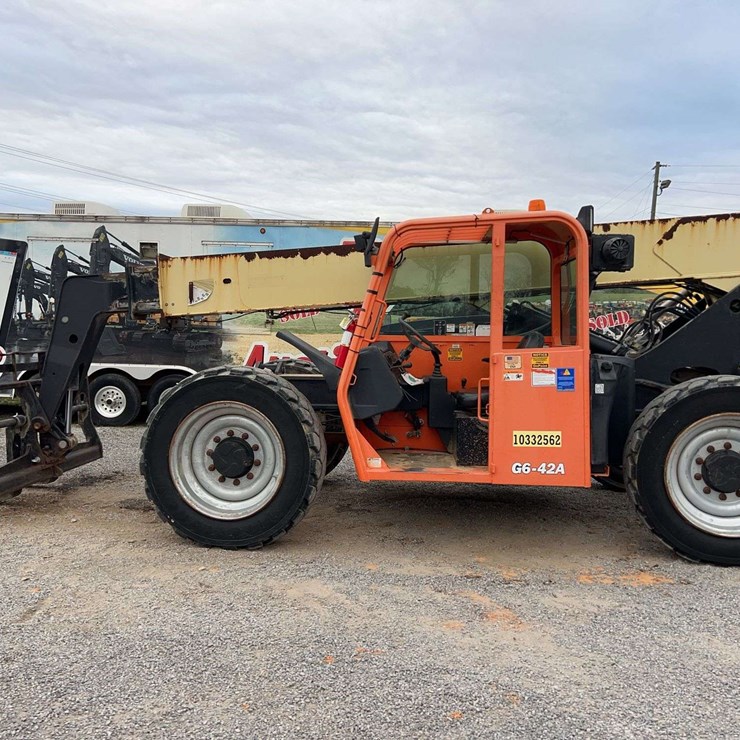 2015 JLG G6-42A