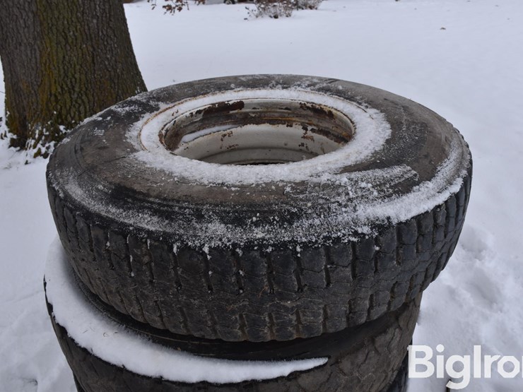 11r22.5-truck-tractor-tires-image-3