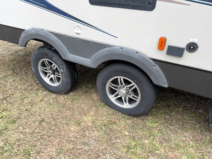 2015-coachman-freedom-express-camper-vn:5zt2fesbxfa014928,-image-8