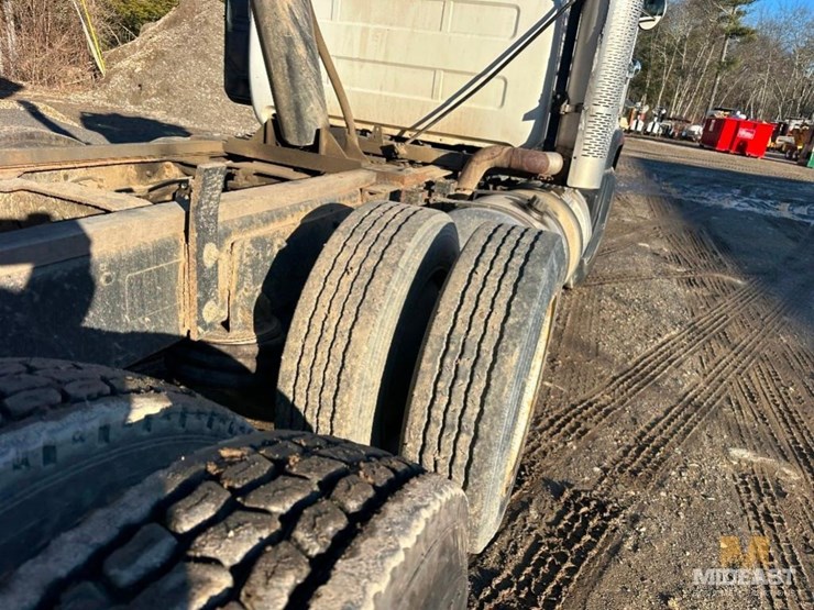 1999-mack-rd688-triaxle-dump-truck-image-25