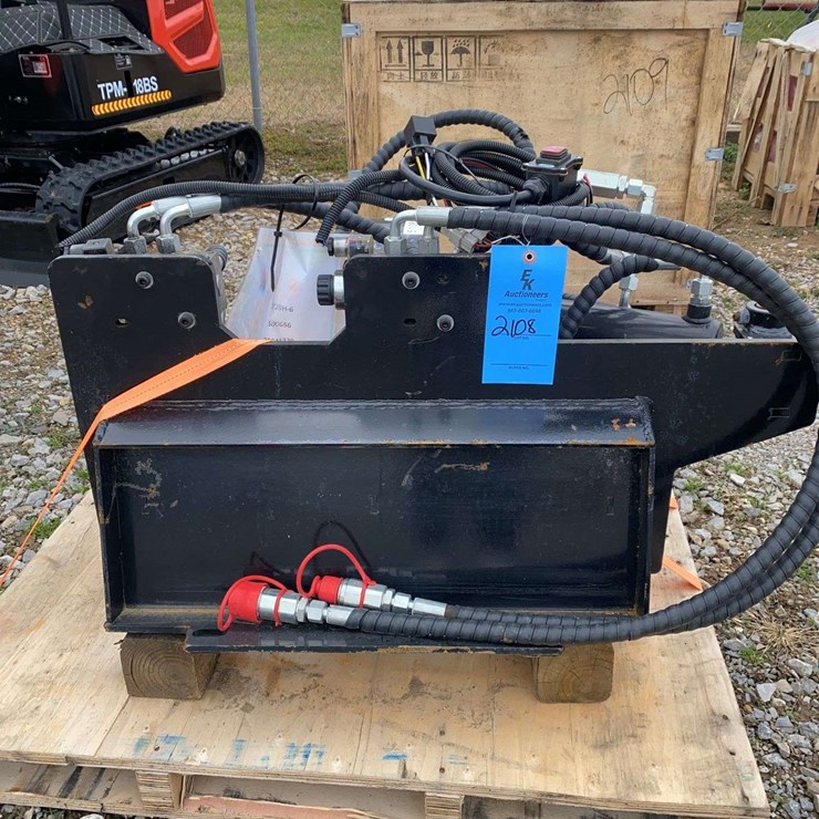 UNUSED GIYI MINI SKID STEER ARTICULATING STUMP GRINDER