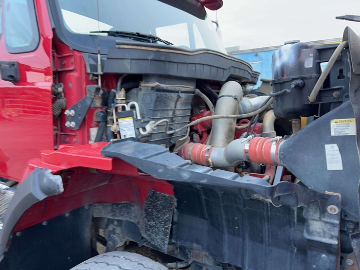 2009-international-7600-image-39