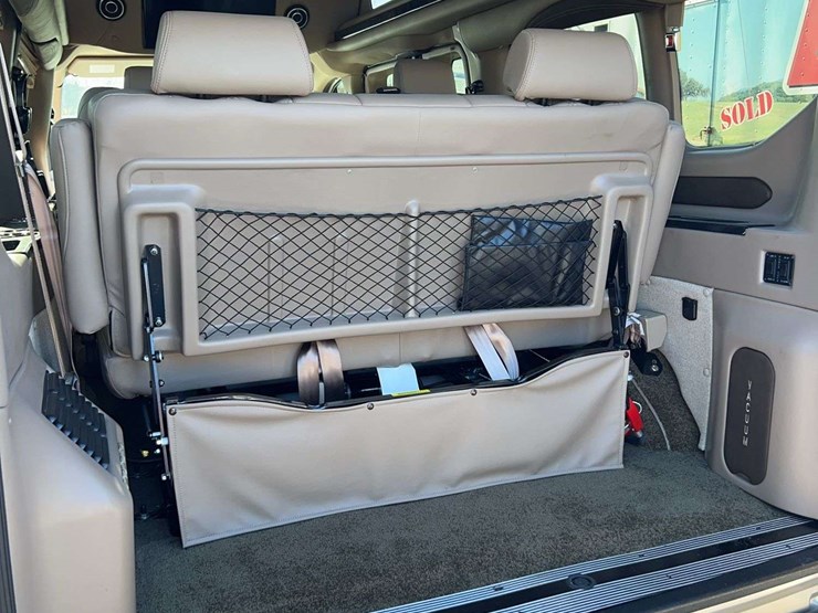 2019-ford-transit-image-38