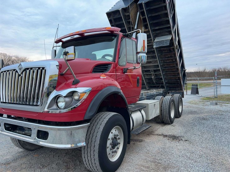 2009-international-7600-image-36