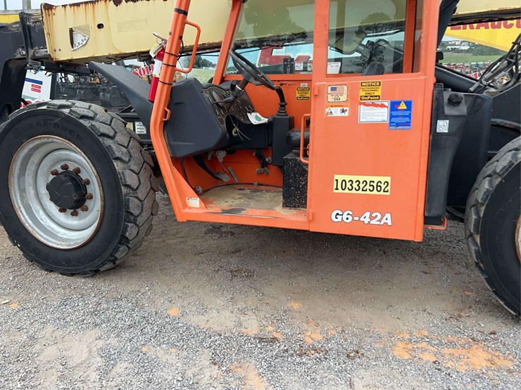 2015-jlg-g6-42a-image-26