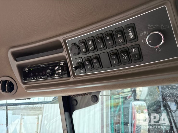 case-ih-8250-image-38