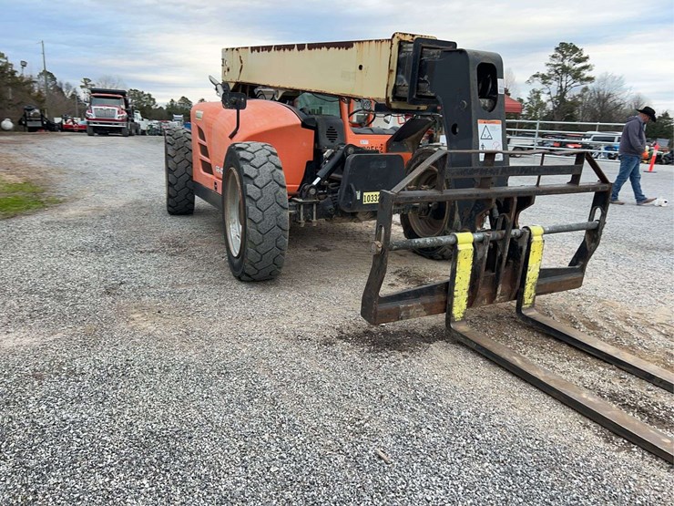 2015-jlg-g6-42a-image-11