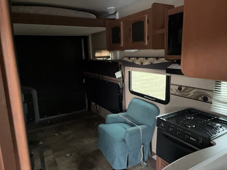 2015-coachman-freedom-express-camper-vn:5zt2fesbxfa014928,-image-11