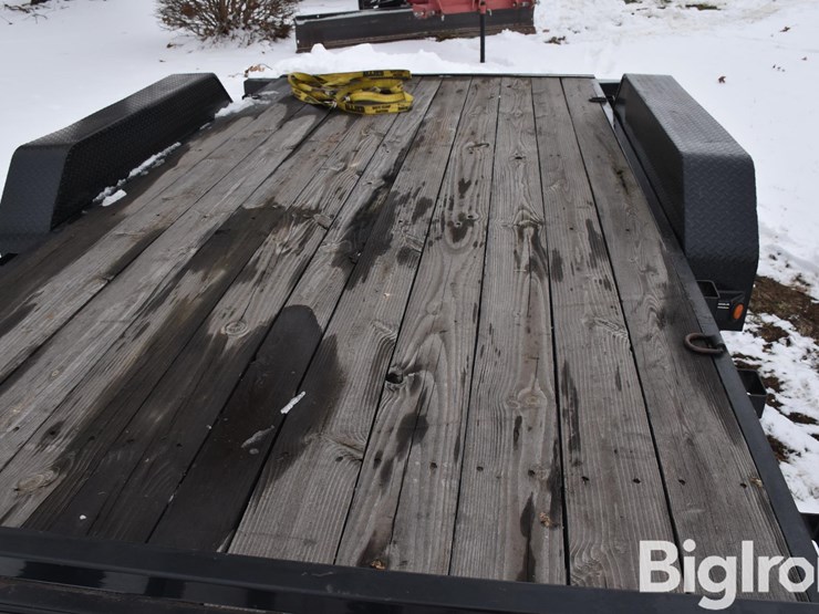 2015-load-trail-t/a-trailer-image-15