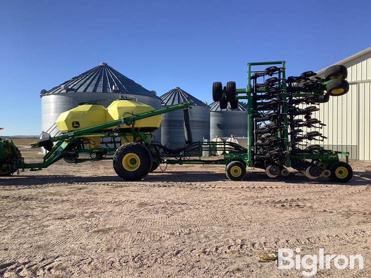 2017-john-deere-1890c-1910t-air-seeder-&-commodity-cart-image-8