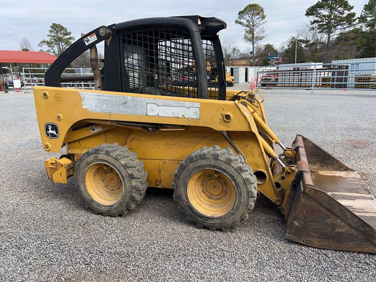 john-deere-317-image-14