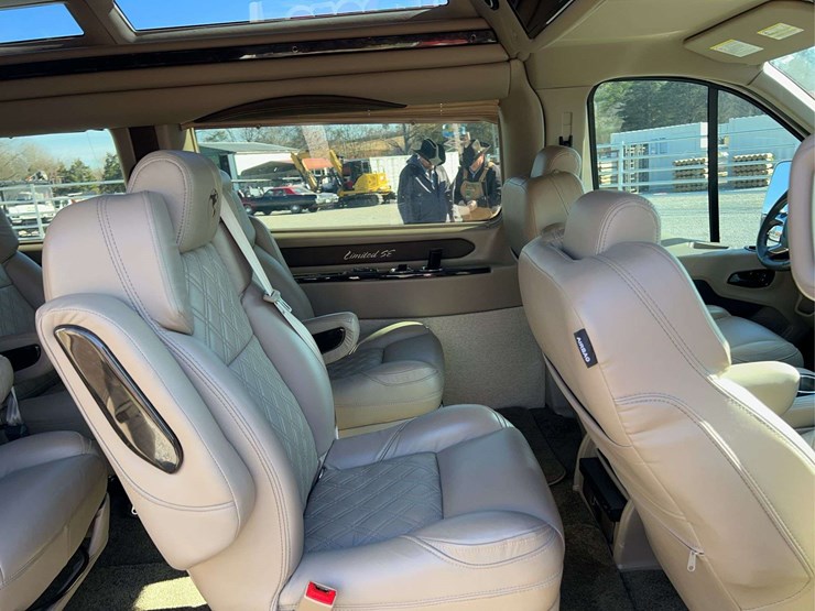 2019-ford-transit-image-14