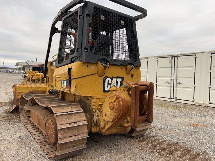 2015-caterpillar-d5k2-lgp-image-32