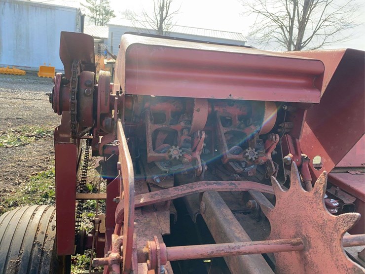 new-holland-310-image-7