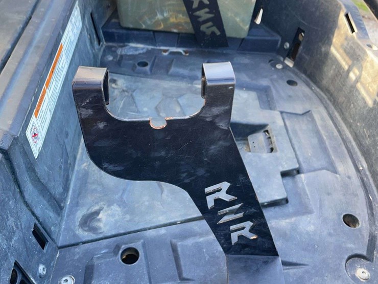 2015-polaris-rzr-900-image-22