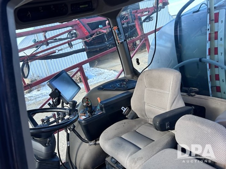 case-ih-patriot-3330-image-22