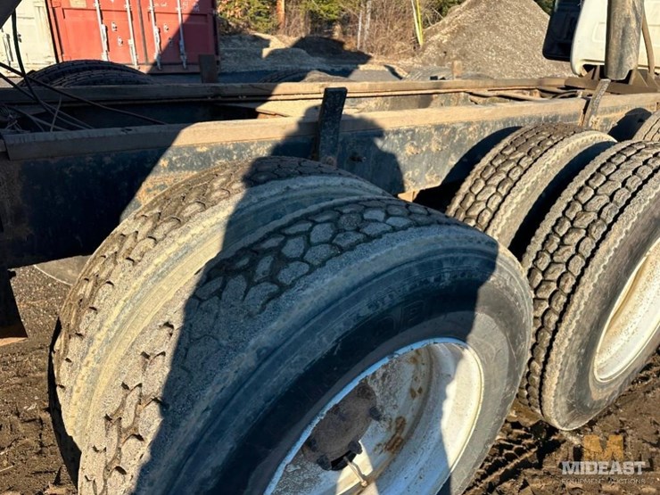 1999-mack-rd688-triaxle-dump-truck-image-32