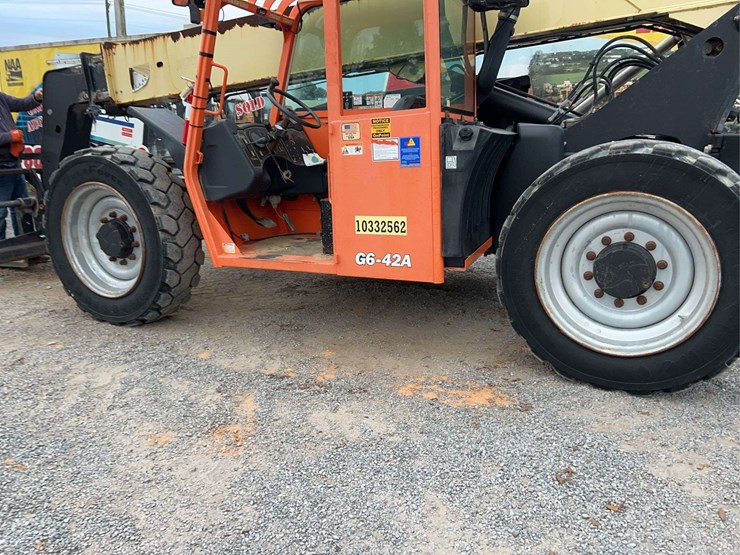 2015-jlg-g6-42a-image-25