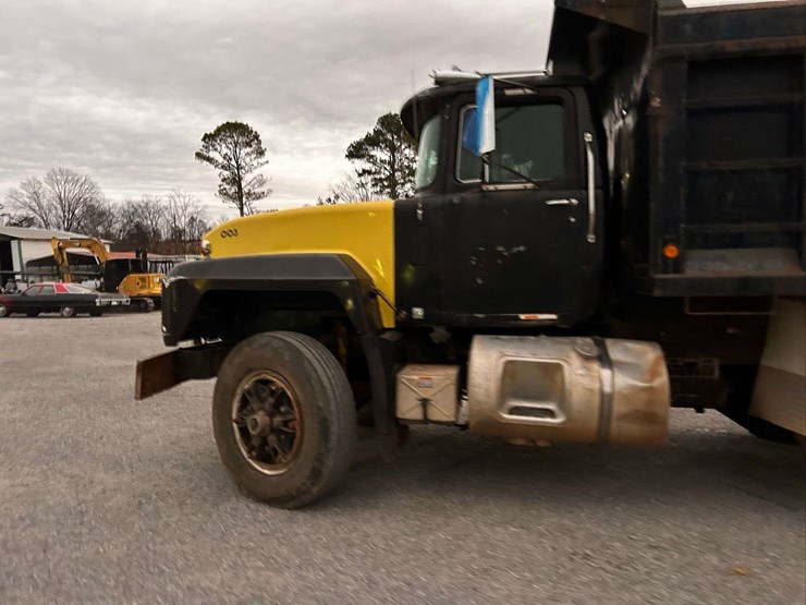 1995-mack-rd688s-image-26