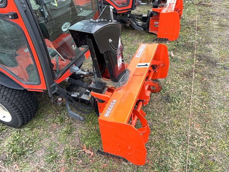 2022-kubota-f2690-snow-utility-tractor-sn:14383-image-9