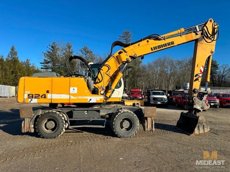 2012-liebherr-924c-wheeled-excavator-image-7