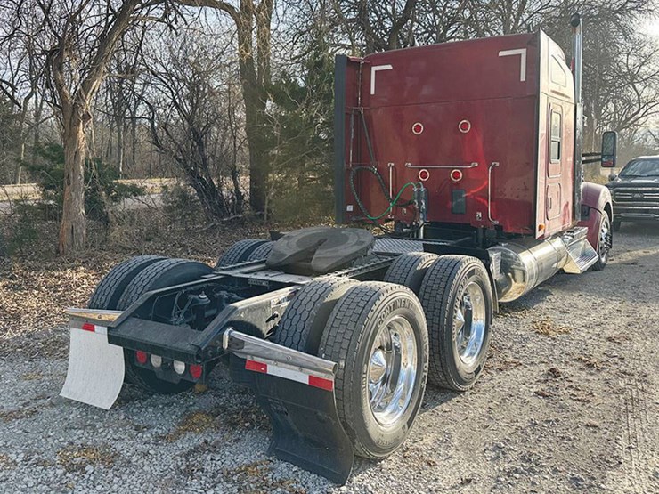 2021-kenworth-w990-image-4