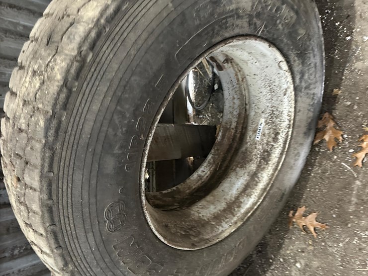 double-coin-11r22.5-dual-image-1