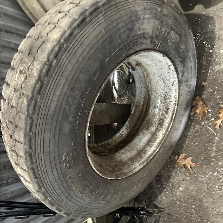 Double Coin 11R22.5 Dual