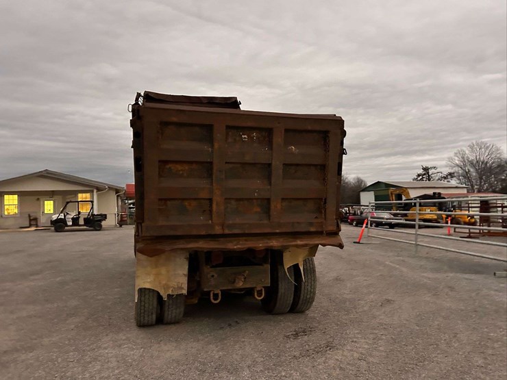 1995-mack-rd688s-image-19