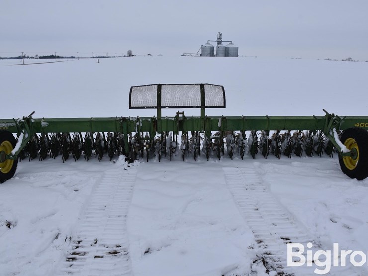 john-deere-400-image-2