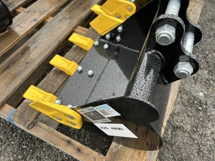 2025-ir-15"-dig-bucket-image-2