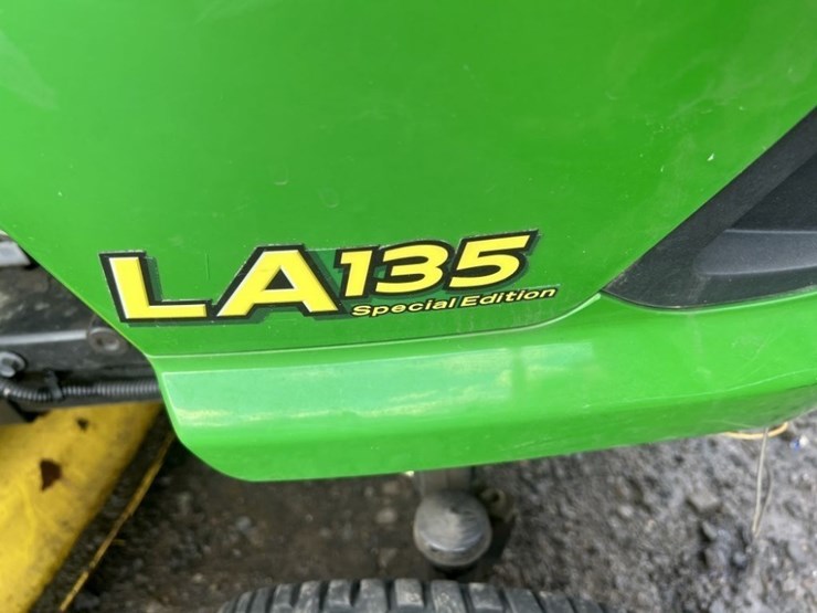 john-deere-la135-image-8