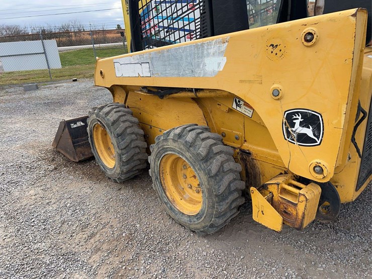 john-deere-317-image-25