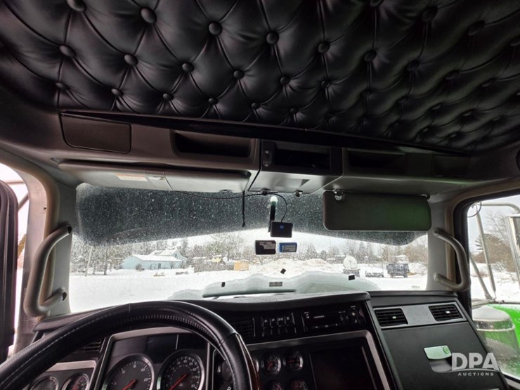 2019-kenworth-w900-image-19