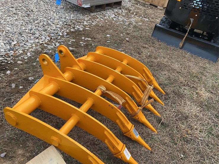 caterpillar-305-image-3