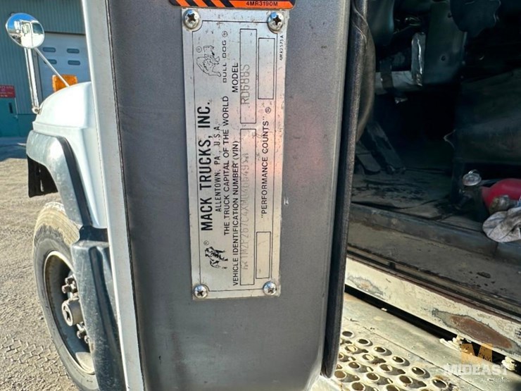 1999-mack-rd688-triaxle-dump-truck-image-46