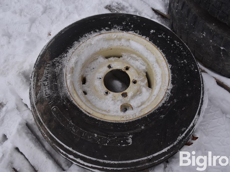 misc-tires-on-pallet-image-9