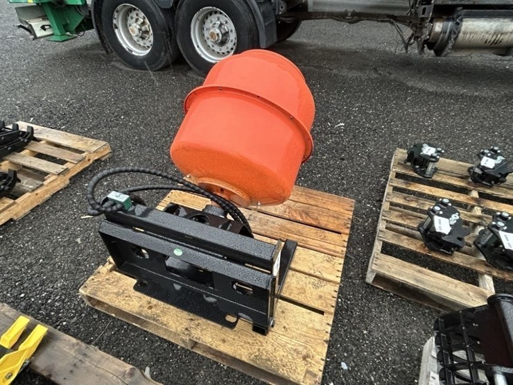 2025-ir-concrete-mixing-bucket-image-1