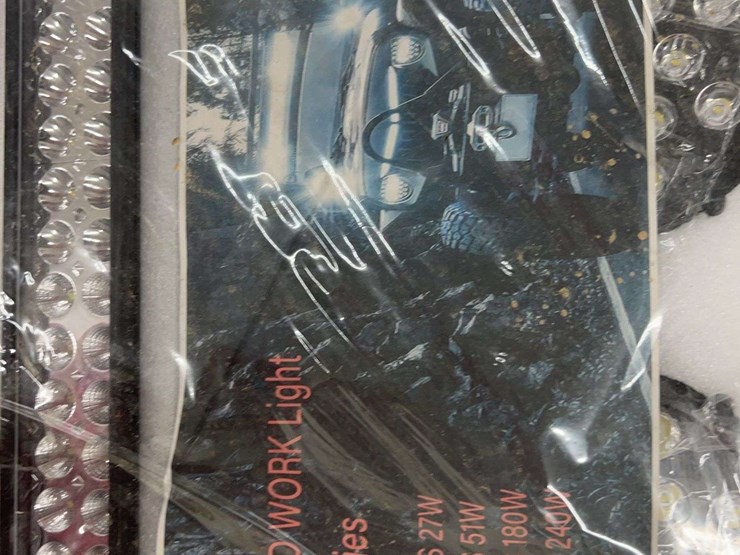 16pc-unused-led-worklights-image-2