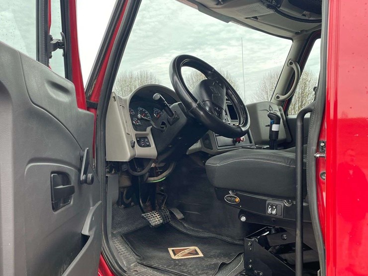 2009-international-7600-image-6